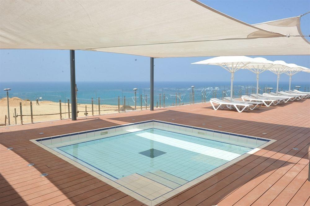 Island Luxurious Suites Hotel And Spa Нетанья Екстер'єр фото