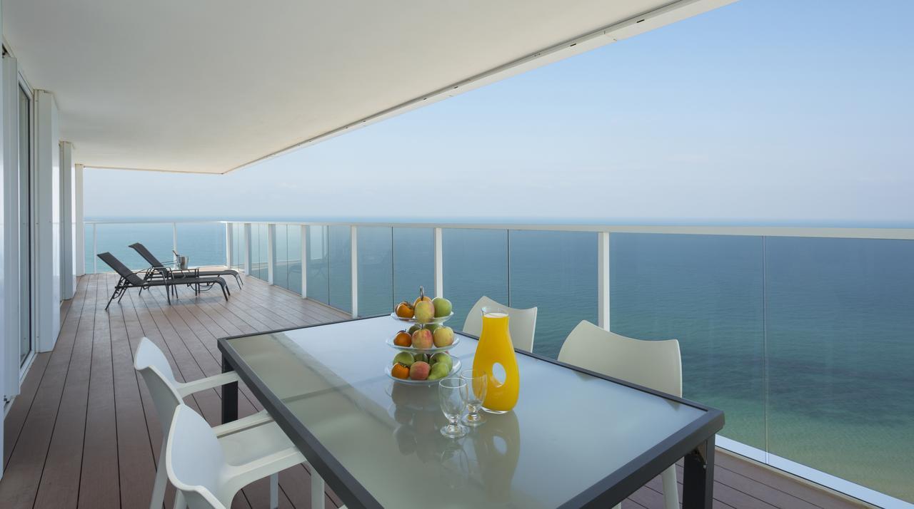 Island Luxurious Suites Hotel And Spa Нетанья Екстер'єр фото
