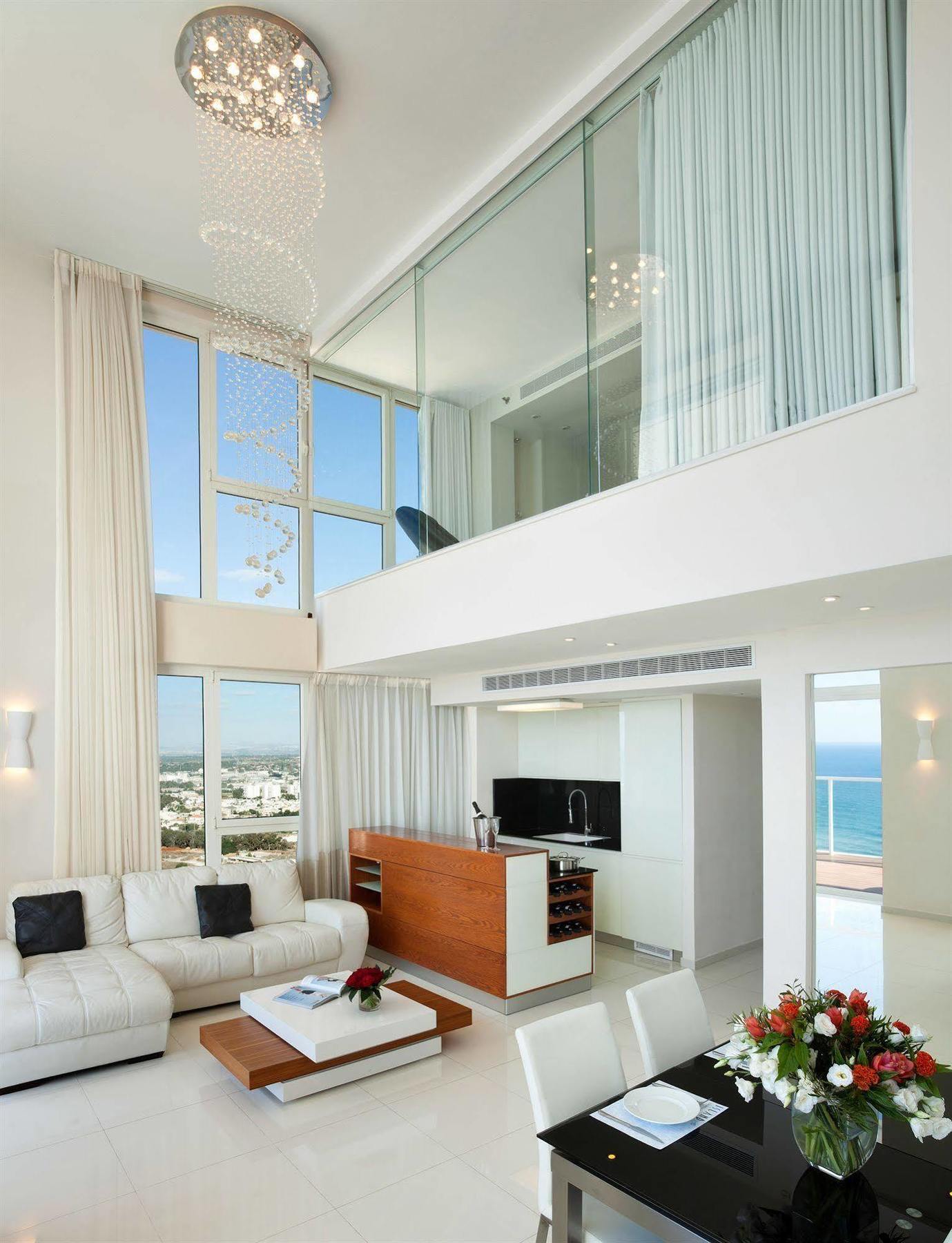 Island Luxurious Suites Hotel And Spa Нетанья Екстер'єр фото
