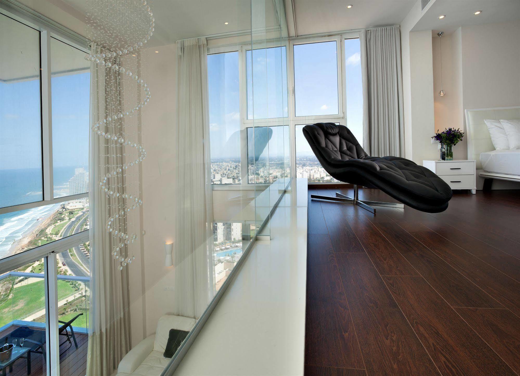Island Luxurious Suites Hotel And Spa Нетанья Екстер'єр фото