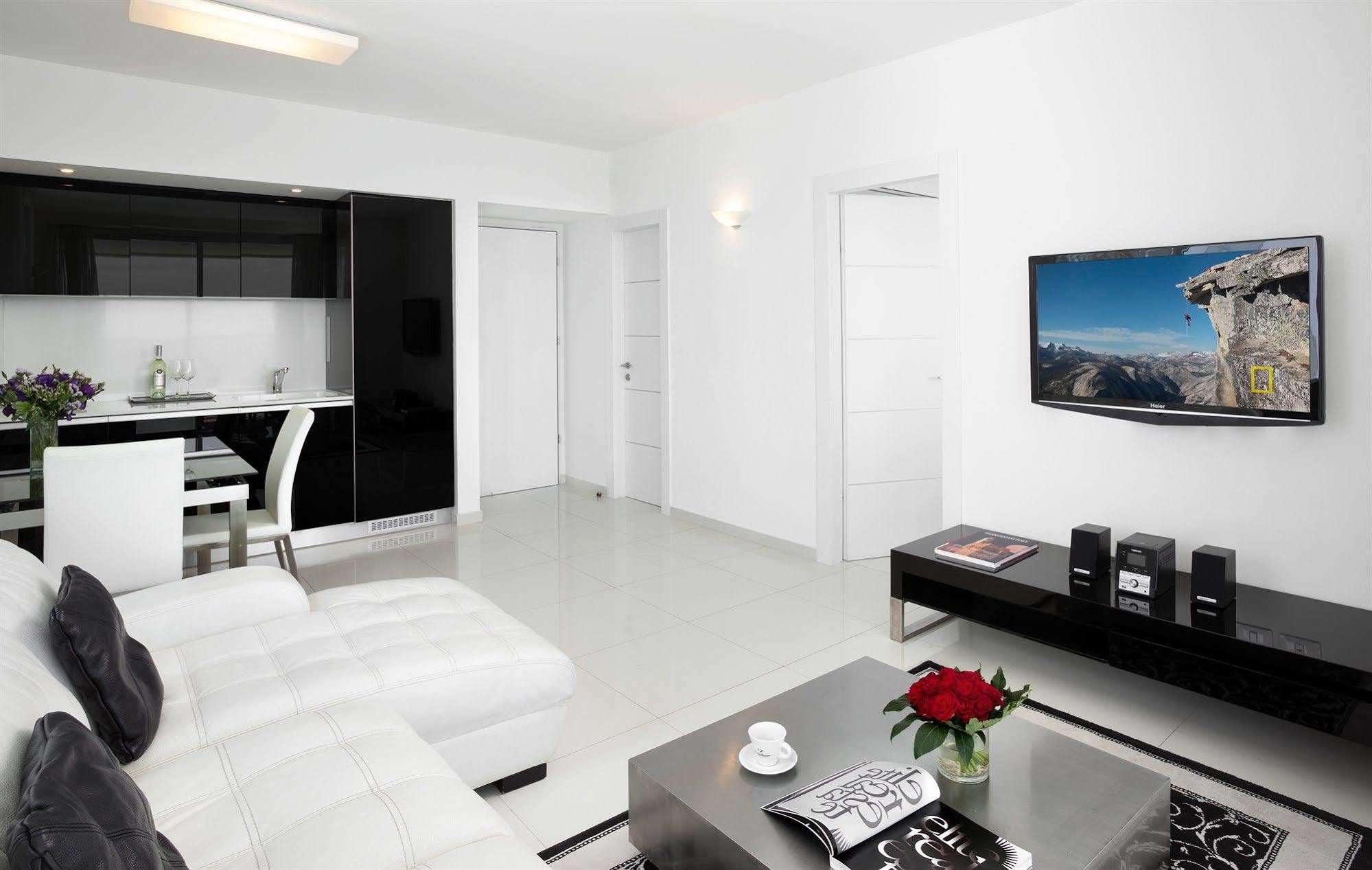 Island Luxurious Suites Hotel And Spa Нетанья Екстер'єр фото