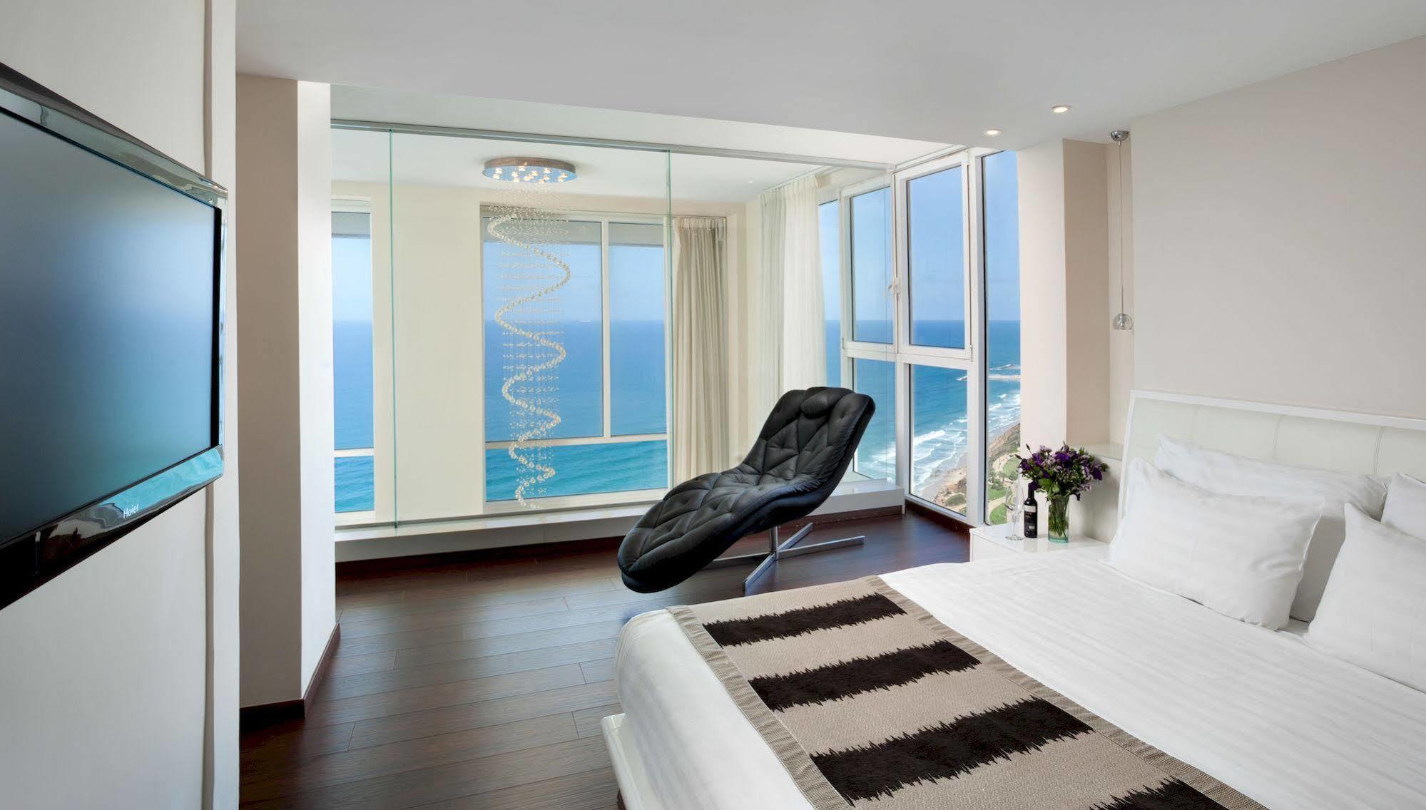 Island Luxurious Suites Hotel And Spa Нетанья Екстер'єр фото
