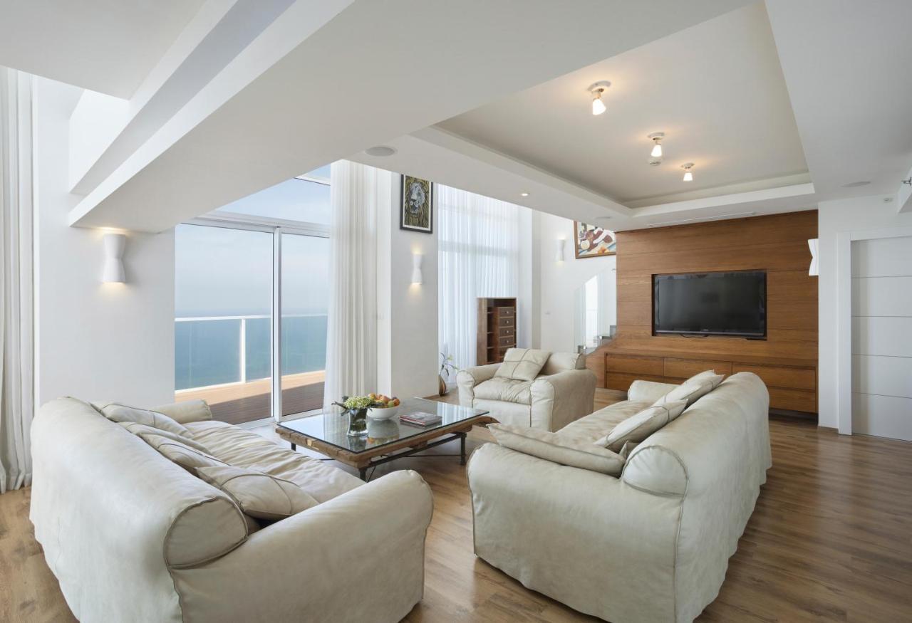 Island Luxurious Suites Hotel And Spa Нетанья Екстер'єр фото